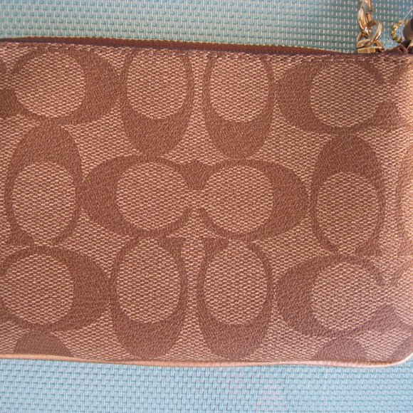 COACH F64233 Signature Corner Zip Wristlet - Picture 3 of 4
